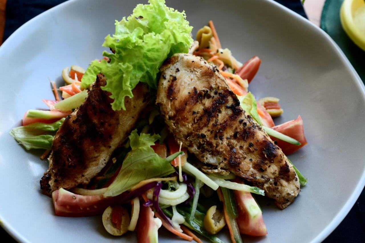 Bruga Villas Restaurant And Spa سيلونغ بيلاناك المظهر الخارجي الصورة